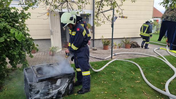 Waschmaschine verursachte Brand in St. Pölten: Zwei verletzte Personen