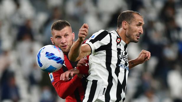 Juventus-Routinier Chiellini (r.) gegen Milans Rebic