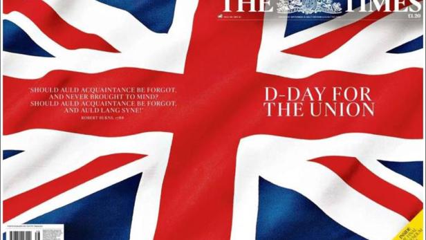 Die Titelseite der „The Times“ zeigt die britische Flagge und den Slogan „D-Day for the Union“.