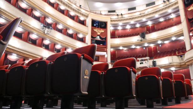 Die Sessel, die die Welt bedeuten: Wer holt neues, junges Publikum ins Burgtheater?