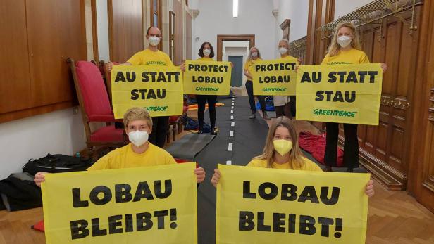 Greenpeace will Rathaus-Besetzung beenden und sich Klimademo anschließen