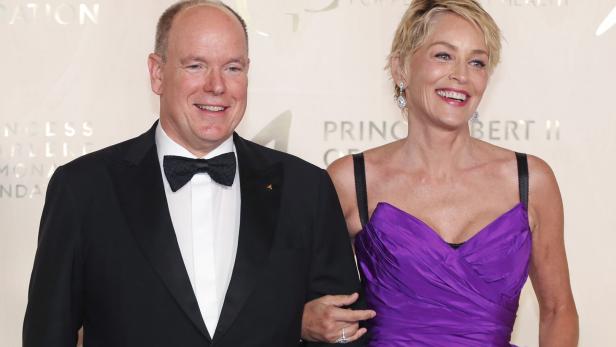Während Charlène in Südafrika ist: Fürst Albert feiert mit Sharon Stone