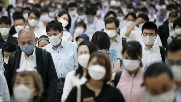 Japan mulls over state of emergency extension amid pandemic
