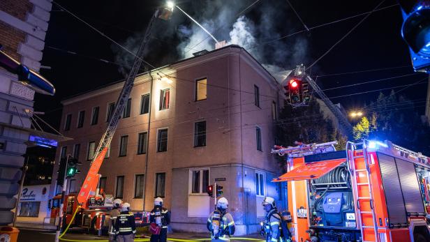 Linzer Mehrparteienhaus stand in Flammen