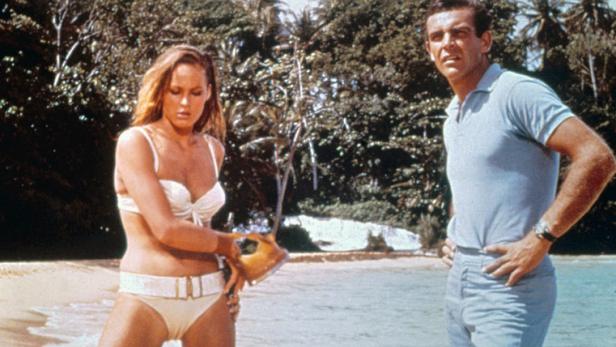 Ursula Andress und Sean Connery am Strand von Laughing Waters: Zwischen Jänner und März 1962 entstand hier mit Minimalbudget von einer Million Dollar „Dr. No“, der erste Bond-Film. 59 Jahre und weitere 24 Bond-Filme später ist Geheimagent 007 immer noch Kult