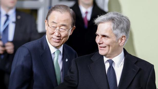 UN-Generalsekretät Ban Ki Moon und Werner Faymann während des Klima-Gipfels in Paris