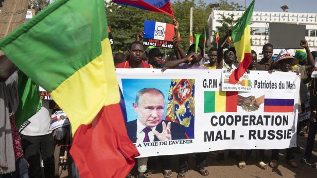 Nächste Demütigung für Frankreich: Mali bekommt Helikopter aus Russland
