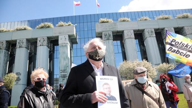 In Warschau kommt es immer wieder zu Protesten gegen Urteile des Höchstgerichts