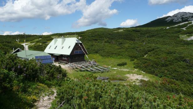 Die Neue Seehütte liegt auf 1.644 Meter Seehöhe auf der Rax