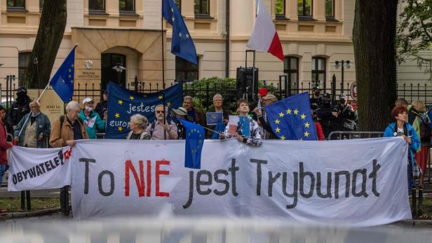 Proteste vor Polens Verfassungsgericht