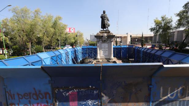 Kolumbus-Denkmal in Mexiko sollen Frauen-Statue weichen