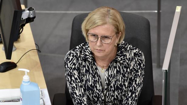 Rechnungshofpräsidentin Margit Kraker anl. der Budgetrede im Nationalrat