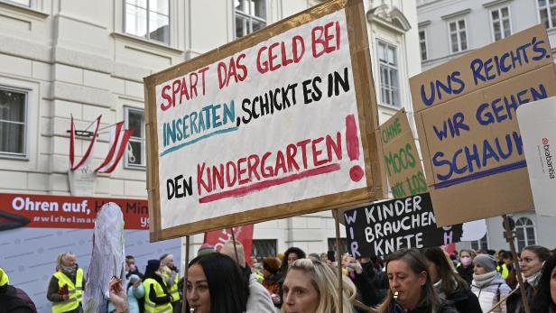 Wiener Kindergarten-Pädagoginnen gehen wieder auf die Straße