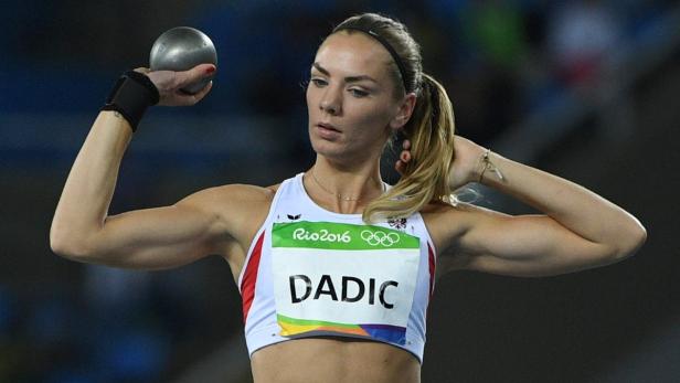 Ivona Dadic beim Kugelstoßen bei den Olympischen Spielen 2016 in Rio.