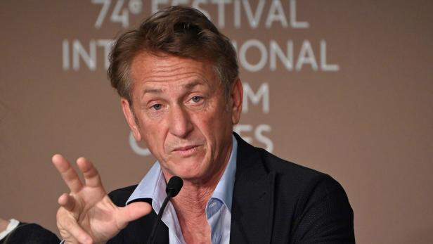 Sean Penn schenkte Ukraine-Präsident Selenskij einen Oscar