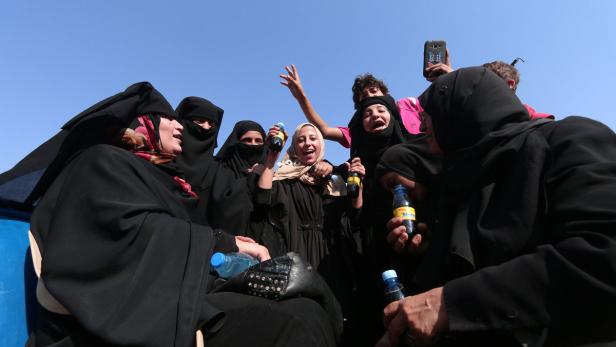 Manbij: Menschen feiern die Befreiung vom IS