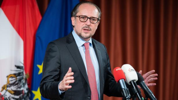 Schallenberg kündigt mögliche neue Schritte in Österreich an und warnt Polen