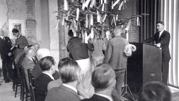 Weihnachtsfeier im Bundeskanzleramt 1945, wo Figl seine berühmte Ansprache gehalten hat