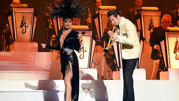 Show in Las Vegas: Ein Blick auf Lady Gagas spektakuläre Bühnen-Outfits