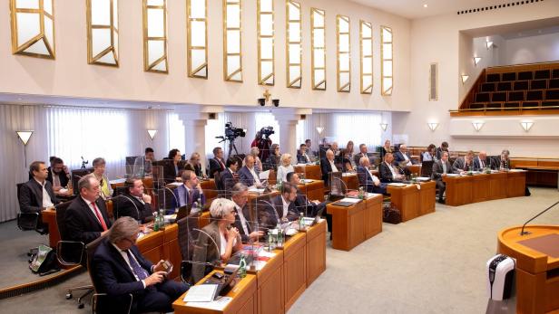Fast alle Bürgermeister im Landtag wollen in Gemeinden weitermachen