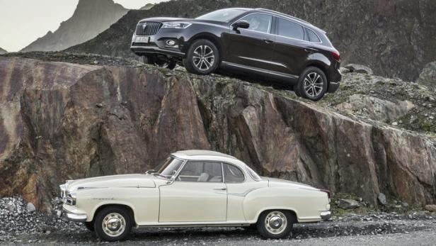 Der neue Borgward BX7 und ein Isabella Coupe aus den 50ern.