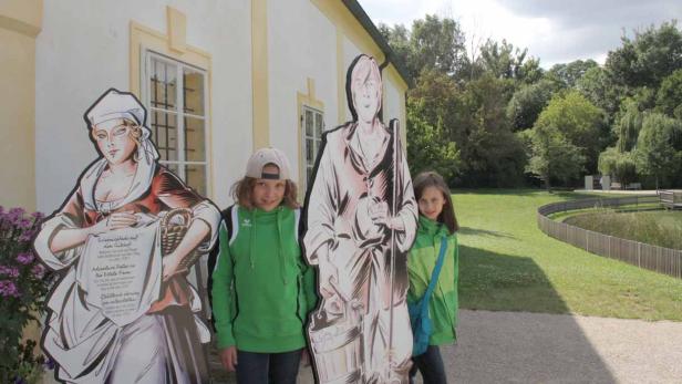 Luna und Mia mit Magd Johanna und Stallbursch Paul