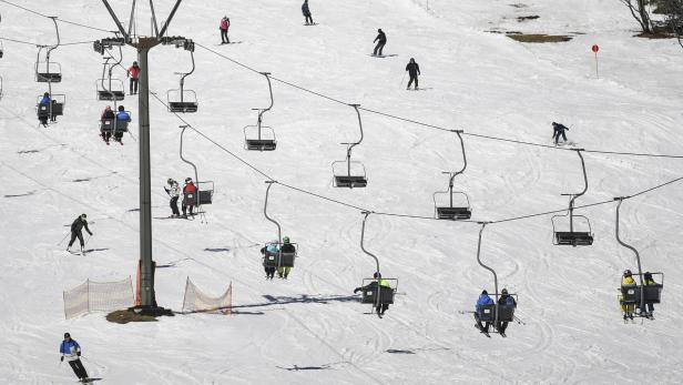 Kleine Skigebiete straucheln: Warum das nicht nur am Schneemangel liegt