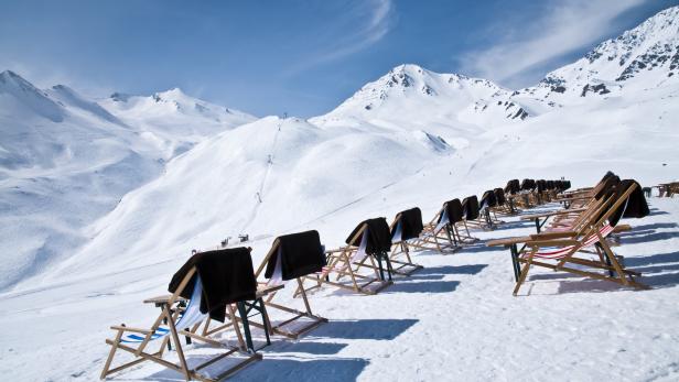 Drohende Reisewarnung für Österreich: Ist die Skisaison in Gefahr?