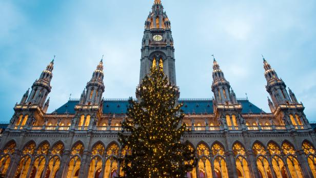 So lacht das Netz über den burgenländischen Weihnachtsbaum