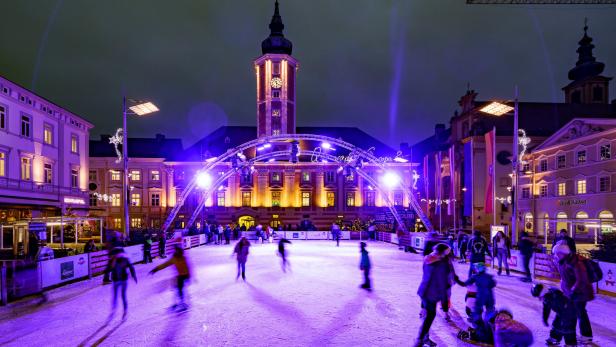 Kein Weihnachtsmarkt, aber größerer Eislaufplatz und Winter-Schanigärten in St. Pölten