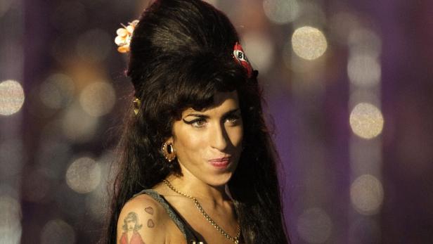 Auktion 800 Andenken: Nachlass von Amy Winehouse wird versteigert