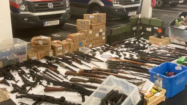 Niederösterreicher hortete illegale Waffen und 1.200 Kilo Munition