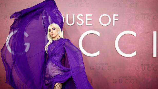 "House of Gucci"-Premiere: Lady Gaga kam in Netzstrümpfen