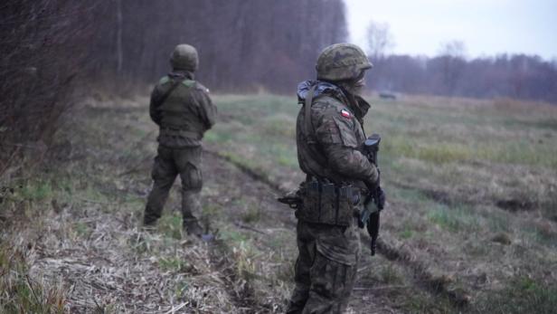 Polnische Soldaten an der Grenze