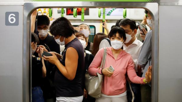 Drama in Tokio: Meistbefahrene U-Bahn-Linie hat Verspätung