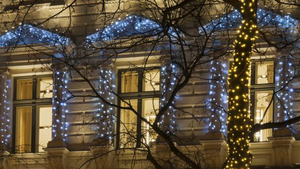 Lichterketten und Co.: Wie viel Weihnachtsbeleuchtung ist erlaubt?