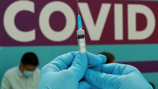 FILE PHOTO: Vaccination against the coronavirus disease (COVID-19) in Moscow