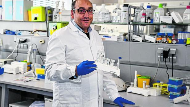 Ahmed El-Gazzar, Leiter des Labors am Zentrum für medizinische Forschung der Johannes Kepler Universität