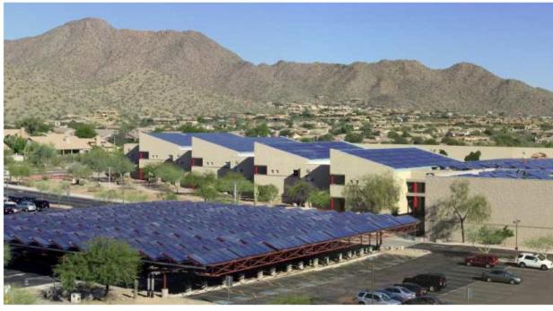 Die Kollektoren an der High-School in Arizona tragen das österreichische Umweltzeichen. Verkaufsargument ist das in den USA freilich keines. Es geht um die Energiekosten.