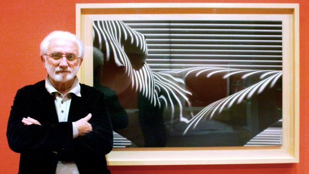 Poetischer Fotograf und &quot;Meister der Kurven&quot;: Lucien Clergue mit einer seiner Aktstudien