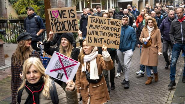 Niederlande: Erneute Krawalle von Maßnahmengegnern