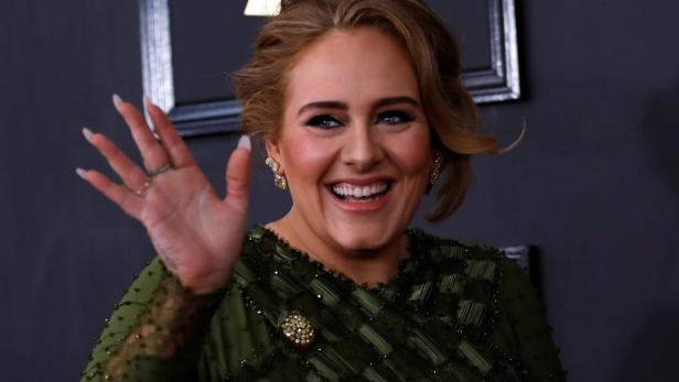 Sängerin Adele in Tränen: Emotionales Wiedersehen mit ehemaliger Lehrerin