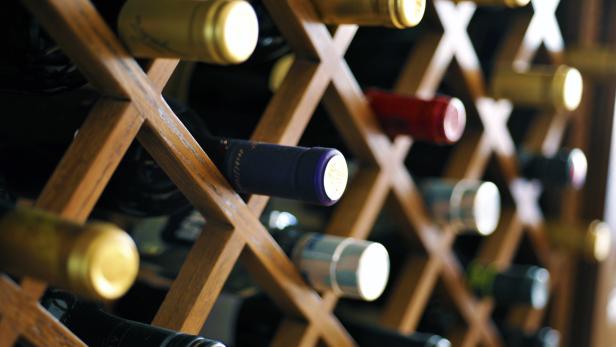 Rot-roter Dissens bei Warnung  vor Krebs auf Weinflaschen