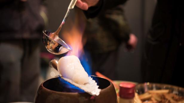 Tradition der Feuerzangenbowle in Gefahr: Keine Zuckerhüte mehr