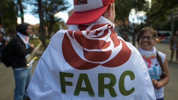 Ein Anhänger der FARC, die heute eine politische Partei ist (Bild aus 2017)