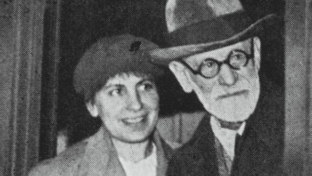 Ankunft am 5. Juni 1938 um 10.12 Uhr am Gare de l’Est: Anna Freud und ihr betagter Vater