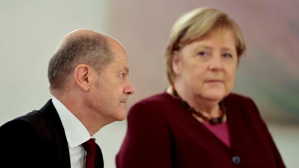 German Chancellor Merkel receives 'discharge certificate' in Berlin