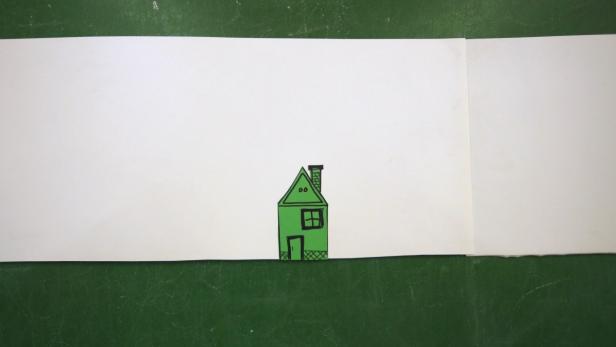 Ein grünes, gezeichnetes Haus steht auf einer grünen Fläche vor einem weißen Hintergrund.