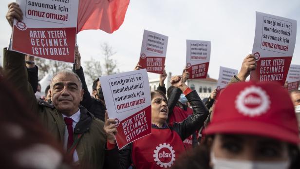 Proteste in der Türkei gegen Wirtschaftskrise und Währungsverfall