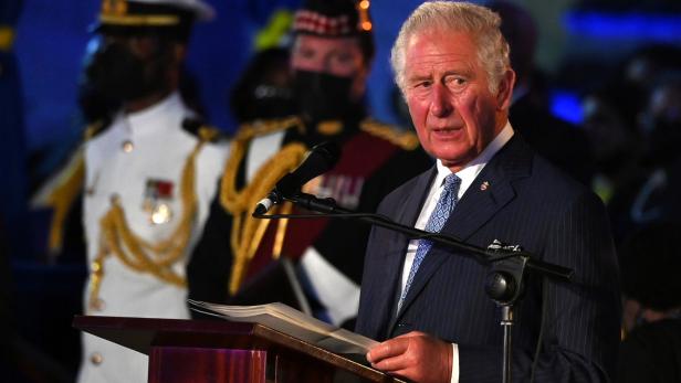 Prinz Charles' Fauxpas während Zeremonie auf Barbados belustigt Twitter